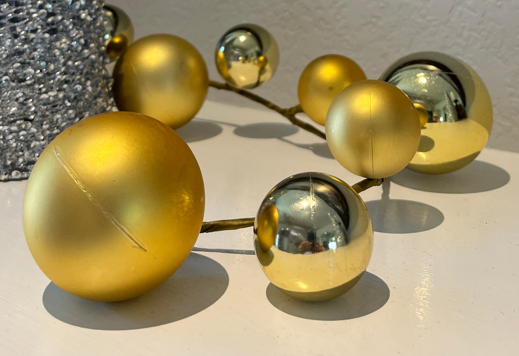 40 Inch Christmas Ball Ornament Garland, Shatterproof Balls in Gold, Matte and Gloss Finish