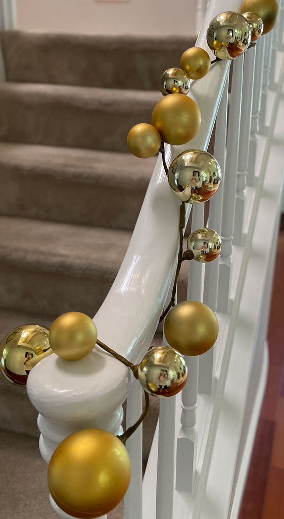 40 Inch Christmas Ball Ornament Garland, Shatterproof Balls in Gold, Matte and Gloss Finish