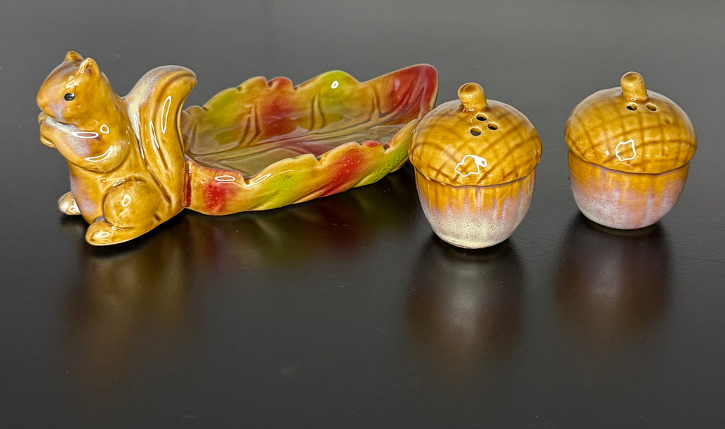 Ceramic Fall Squirrel Salt and Pepper Shaker Set, 6 x 2.75 inches, Thanksgiving Table Decor