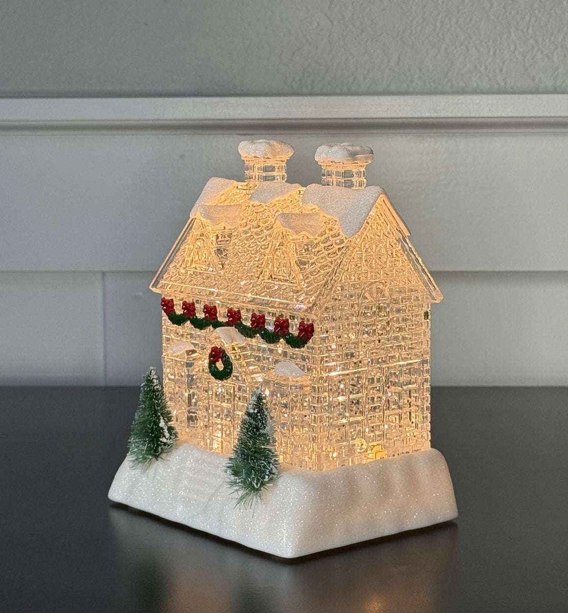 6.25" High x 5" Wide Crystal Clear Christmas House Snow Globe