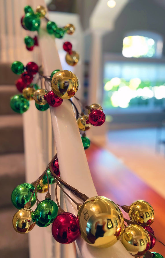 48 Inch Christmas Ball Ornament Garland with Shatterproof Balls of Red, Green and Gold