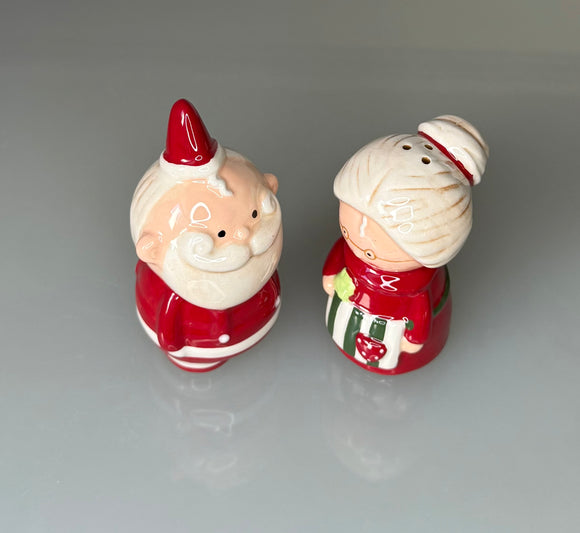 Christmas Salt and Pepper Shaker Set, Ceramic Santa and Mrs. Claus, 4.25 and 3.75 Inches High, Red and White