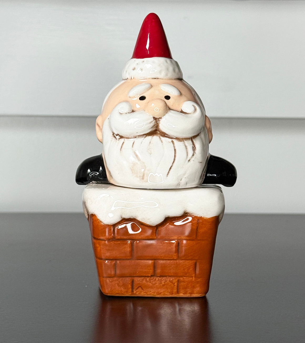 Santa Down the Chimney Christmas Salt and Pepper Shaker Set, 4.75 Inches, Ceramic, White and Red