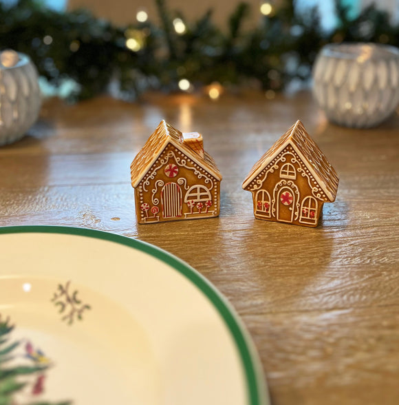 Christmas Gingerbread House Ceramic Salt and Pepper Shaker Set, 3 Inches High