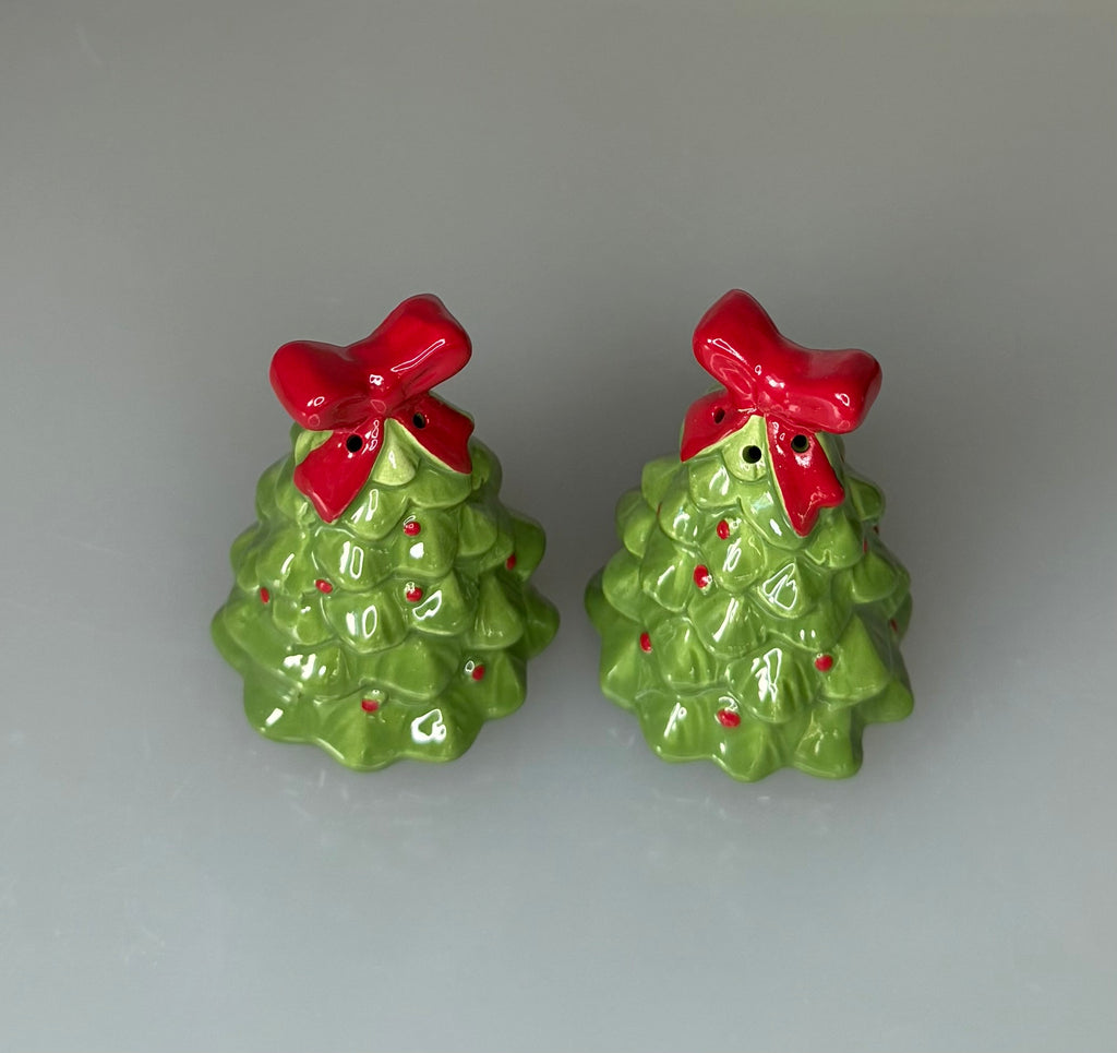 Christmas Tree Salt and Pepper Shaker Set, Ceramic, 3 Inches High, Green with Red Bow, Holiday Table Decor