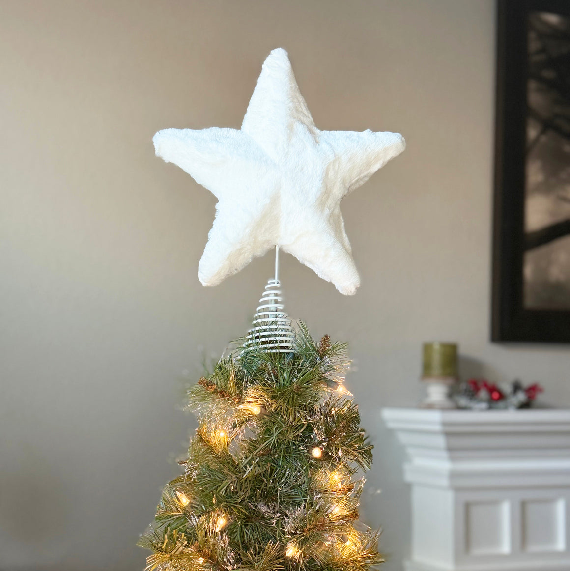 White Plush Fur Star Christmas Tree Topper, 13 Inch High, Modern Glam Holiday Decoration with Spiral Base