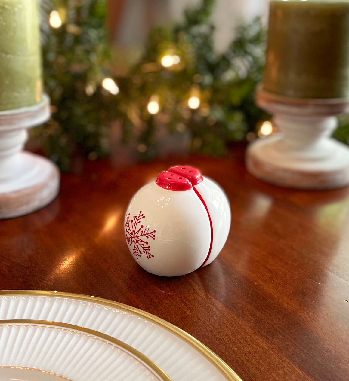 Christmas Ornament Salt and Pepper Shaker Set, Red and White Ceramic, 2 Pieces, 2.75 Inches