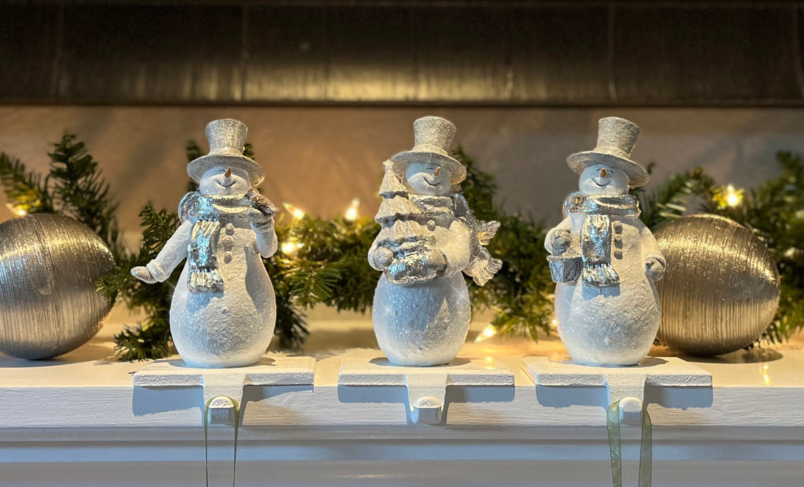 TenWaterloo Set of 3 White Frosted Snowmen Christmas Stocking Hangers, Sparkling Cast Iron with Sculpted Resin, 6.5 Inch x 4.25 Inch Christmas Stocking Holders, Frosty Set